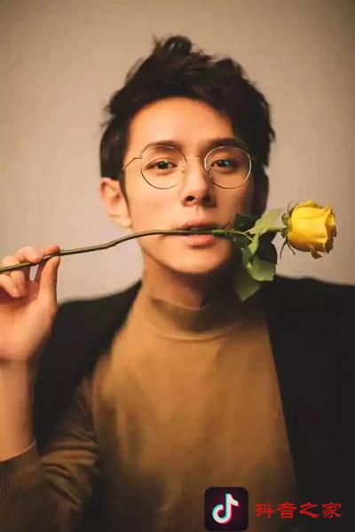 抖音上最火的男人，1400多万女人每天等他更新！