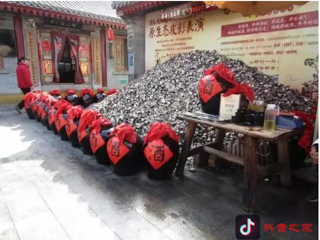 抖音最火西安摔碗酒如今却是这样的景象