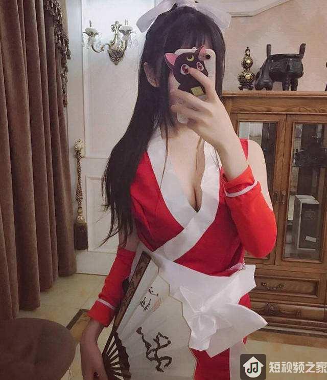 抖音蔡萝莉资料大曝光，原来是个心机婊？