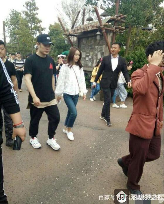 张子萱抖音泄露一秘密，网友: 这狗粮吃的猝不及防！