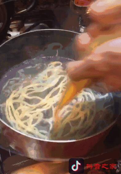 火遍抖音的网红吃法，你试过几种？