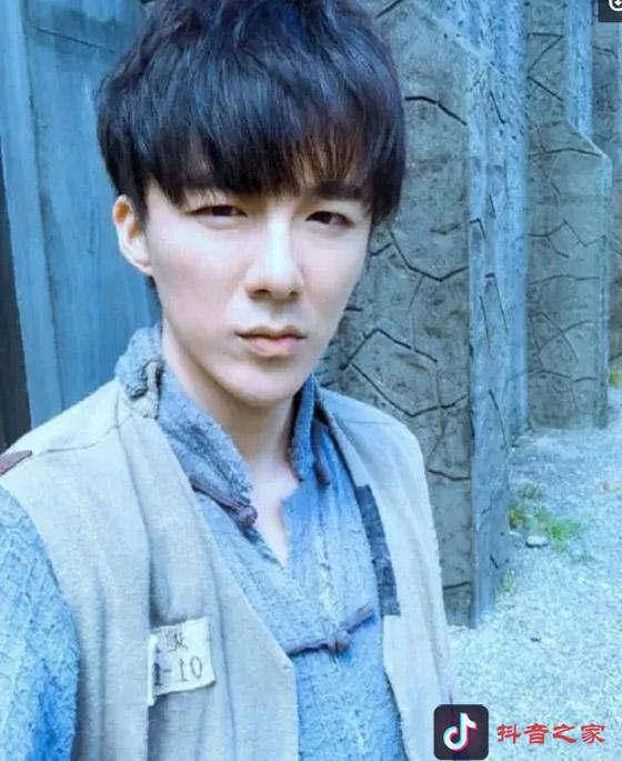 抖音一哥刘宇宁黑历史曝光，网友直呼不敢相信！